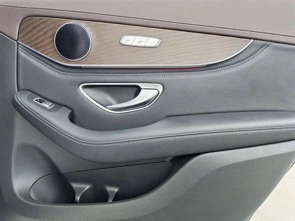 Mercedes-Benz GLC 2020 — фото 25