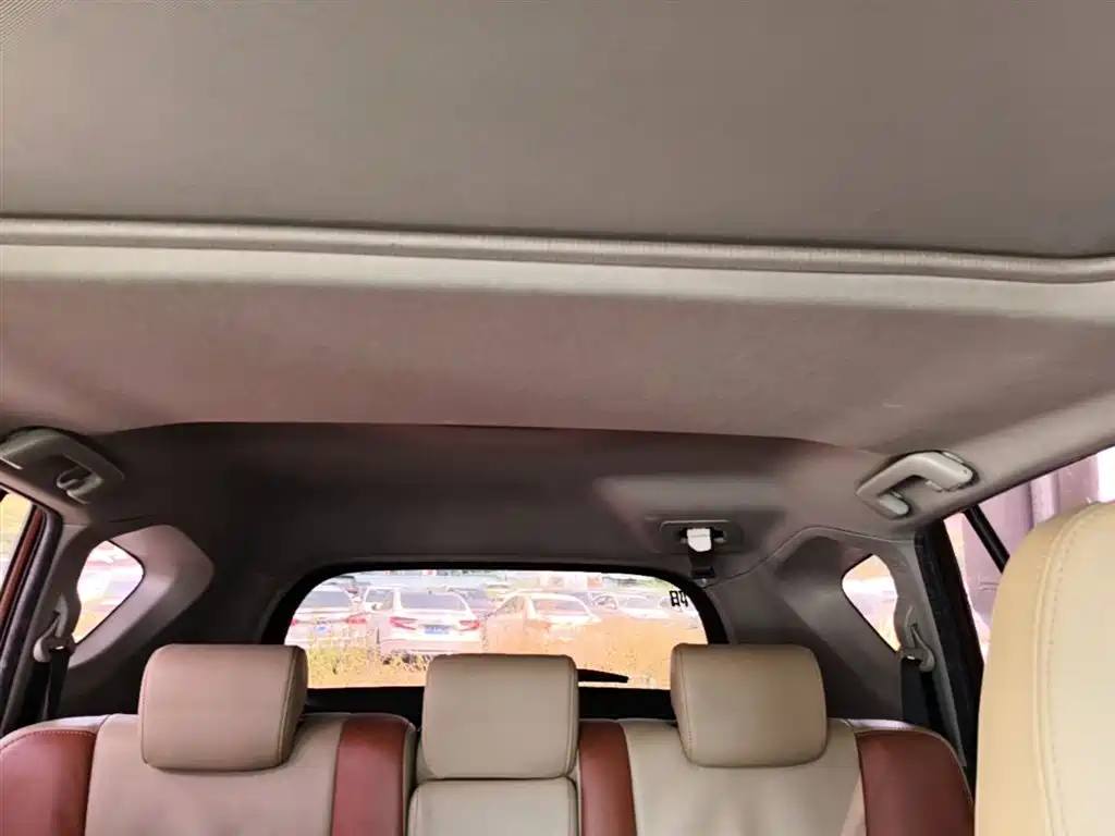 Toyota RAV4 2017 — фото 18