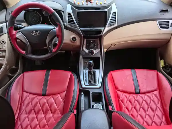 Hyundai Elantra Langdong 2013