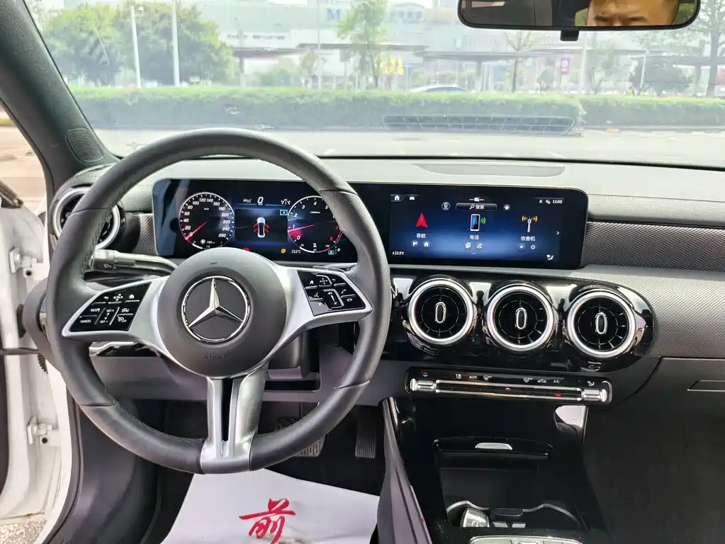 Mercedes-Benz A-Class 2023 — фото 19