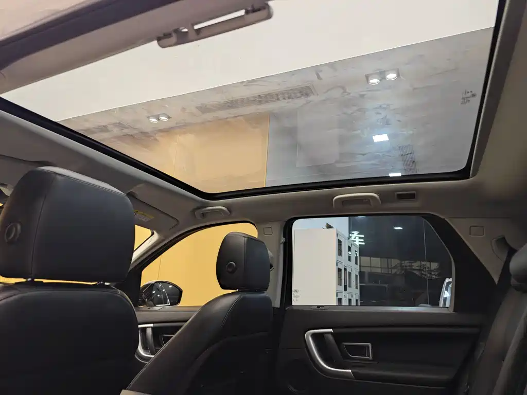 Land Rover Discovery Sport 2017 — фото 24