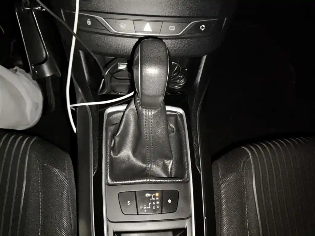 Peugeot 408 2015 — фото 7