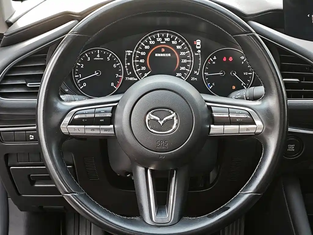 Mazda 3 Axela 2021 — фото 11