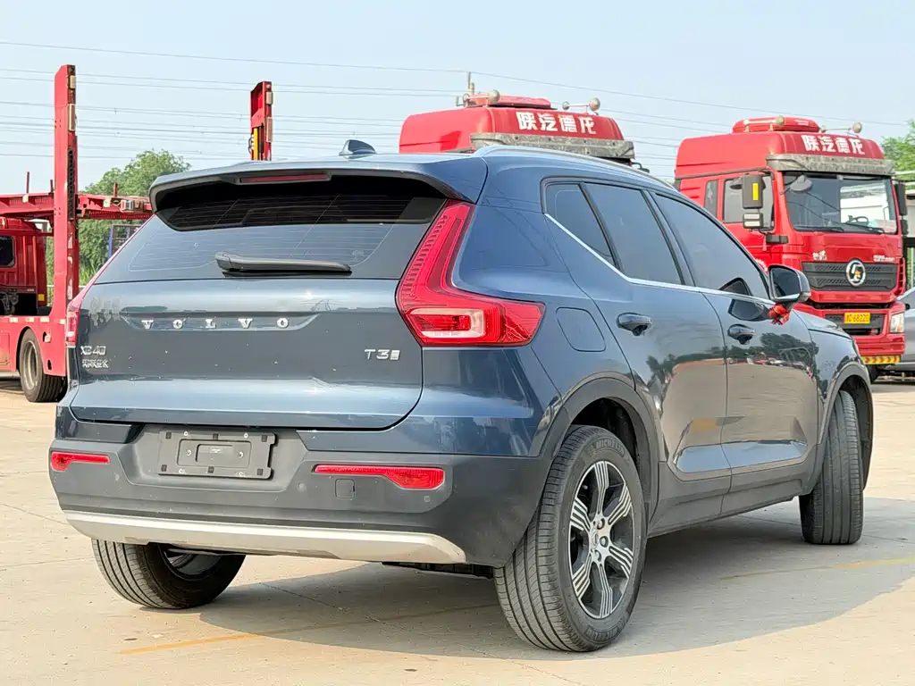 Volvo XC40 2020 — фото 12