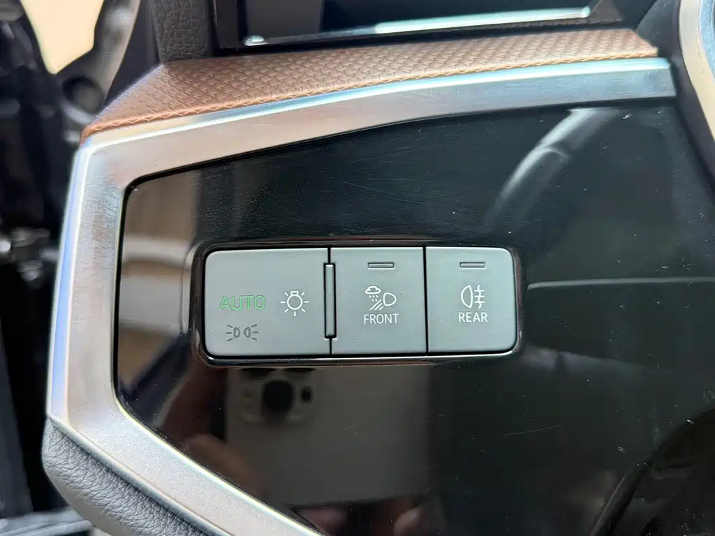 Audi Q3 2021 — фото 16