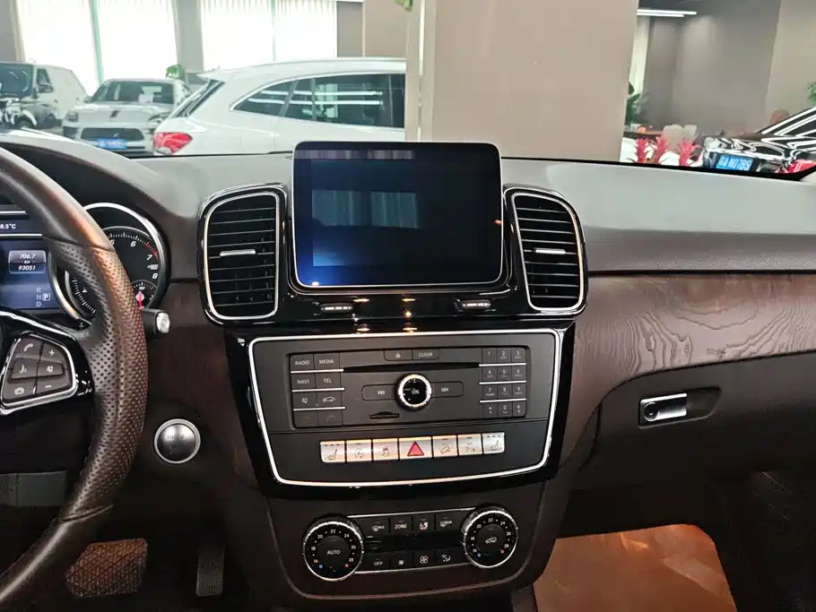 Mercedes-Benz GLE 2016 — фото 13