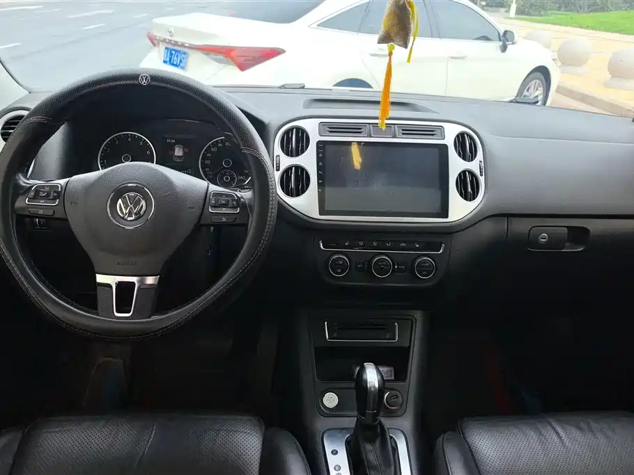 Volkswagen Tiguan 2015 — фото 12