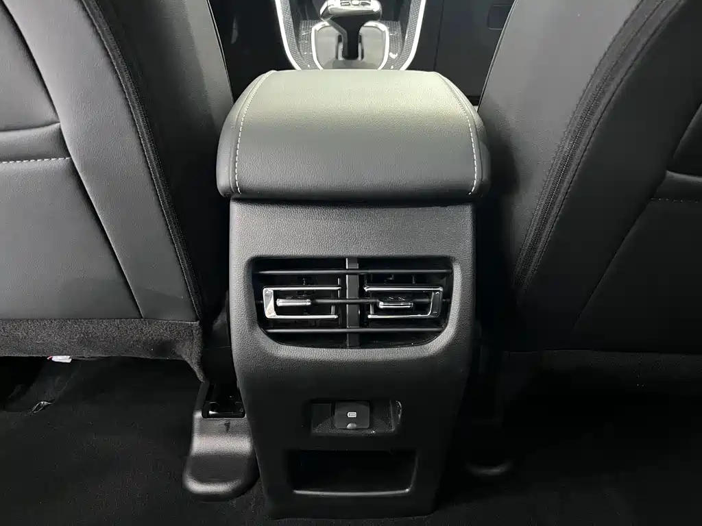 Haval M6 2023 — фото 13