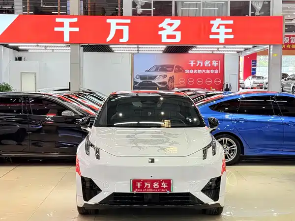 Lynk & Co Z20 2024