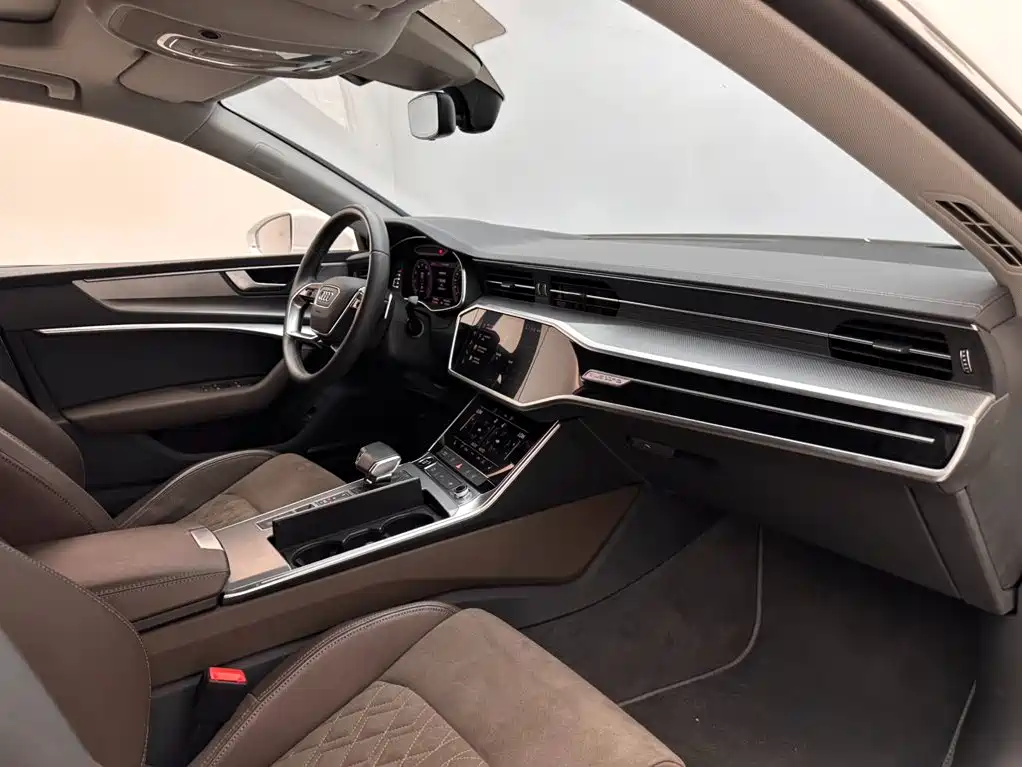 Audi A7L 2023 — фото 11