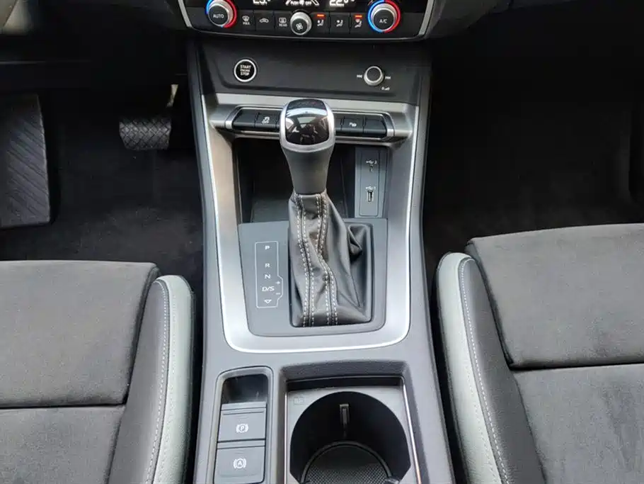 Audi Q3 2021 — фото 16