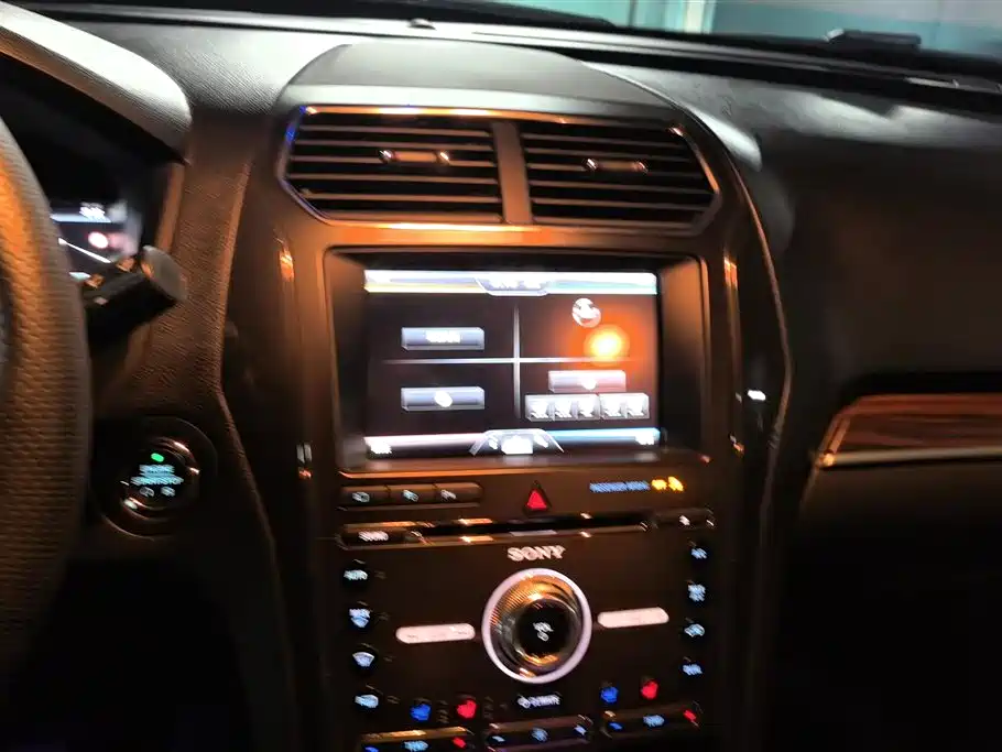 Ford Explorer 2016 — фото 13