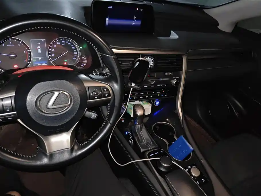 Lexus RX 2018 — фото 12