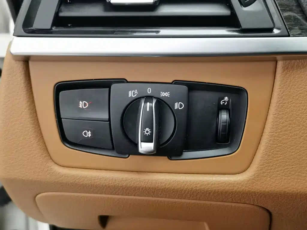 BMW 3 Series GT 2015 — фото 21