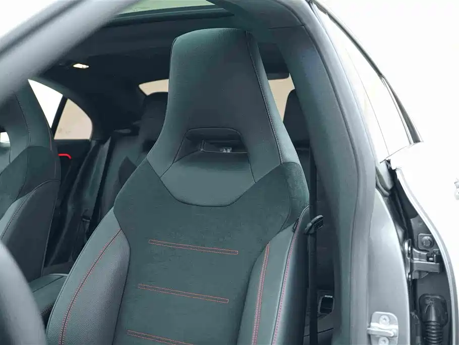 Mercedes-Benz CLA 2025 — фото 13