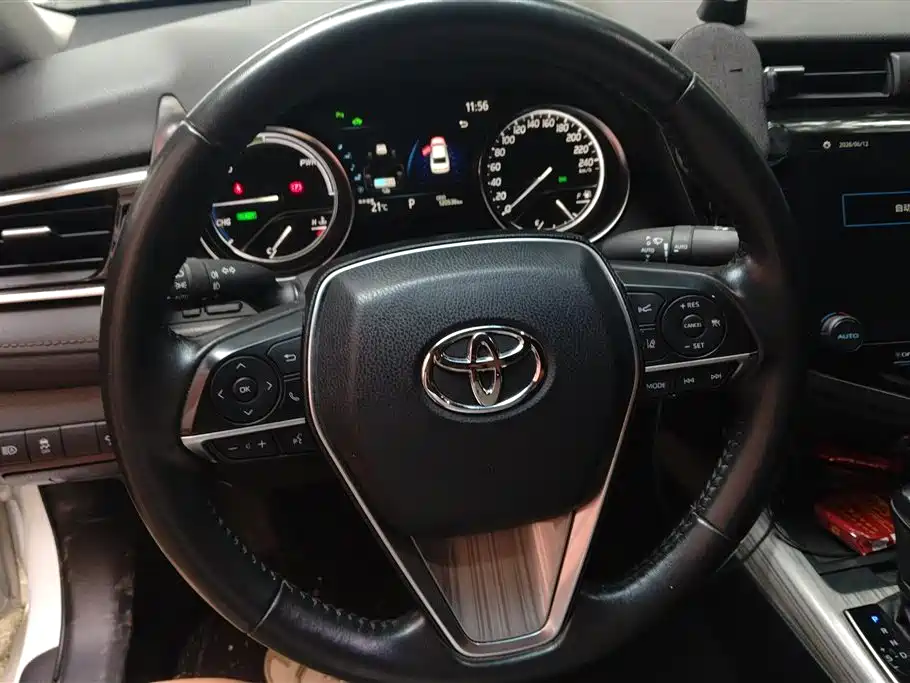 Toyota Camry 2021 — фото 15