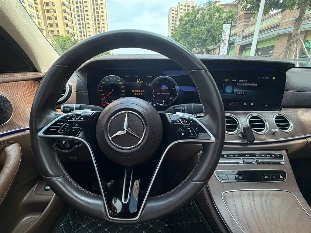 Mercedes-Benz E-Class 2021 — фото 16