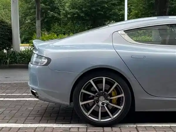 Aston Martin Rapide 2017