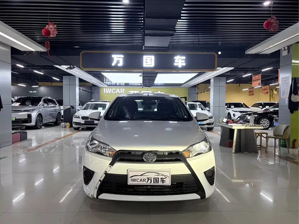 Toyota Yaris L 2015 — фото 2