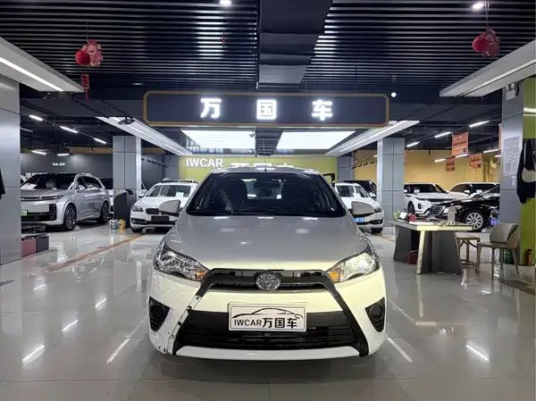 Toyota Yaris L 2015