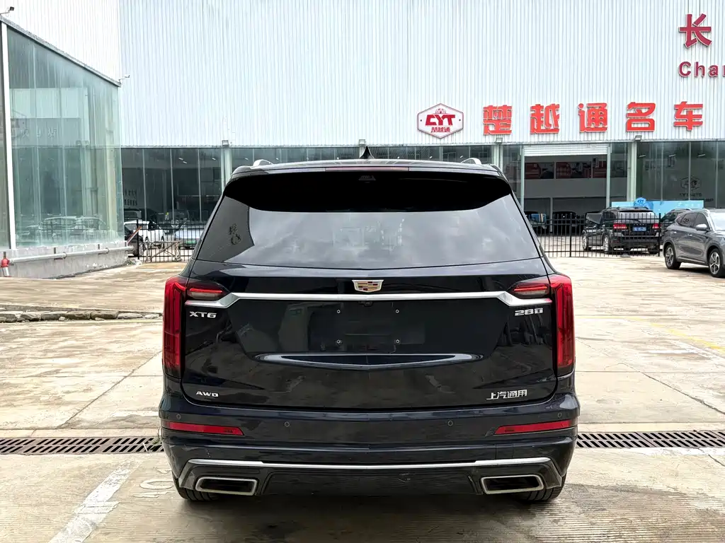 Cadillac XT6 2023 — фото 8