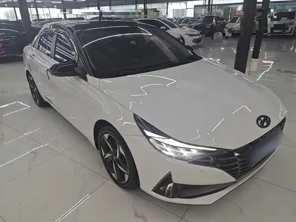 Hyundai Elantra 2021