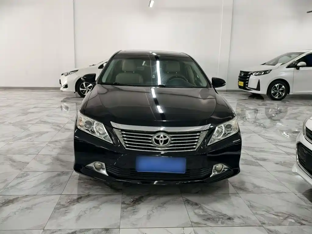 Toyota Camry 2014 — фото 3