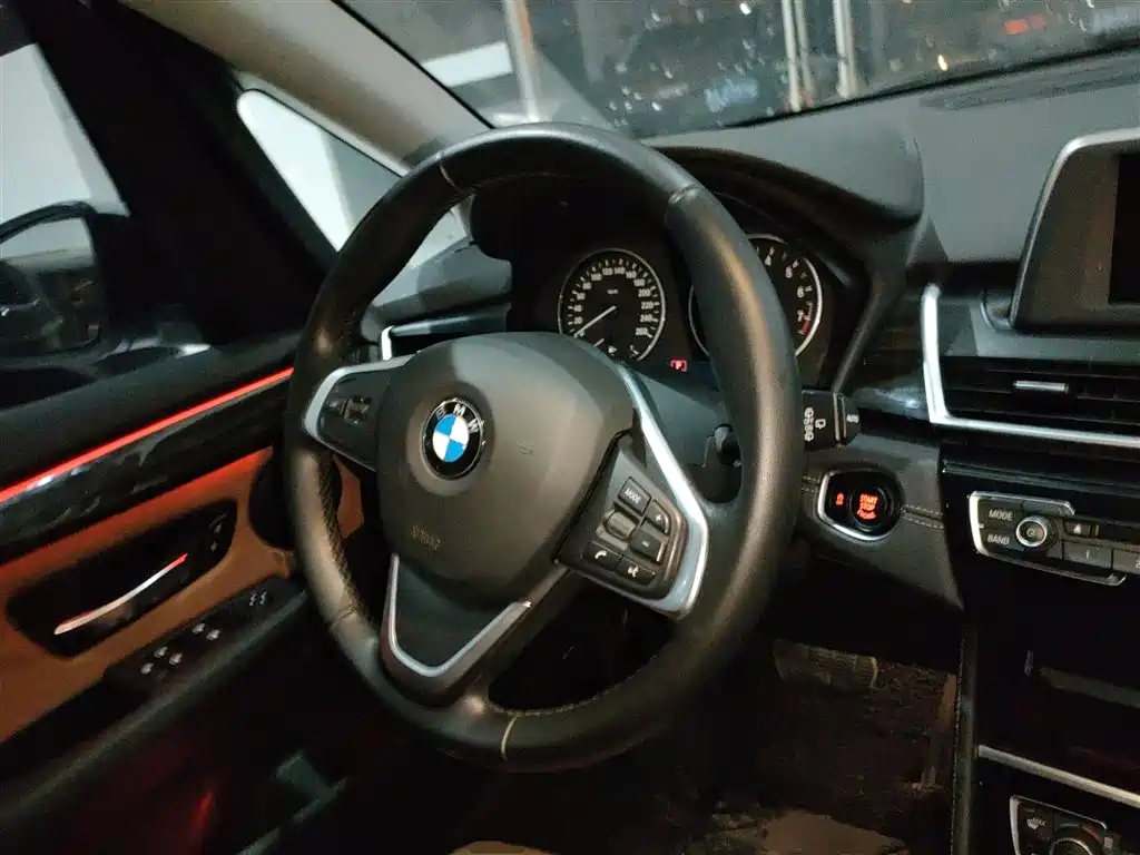 BMW 2 Series Active Tourer 2015 — фото 11