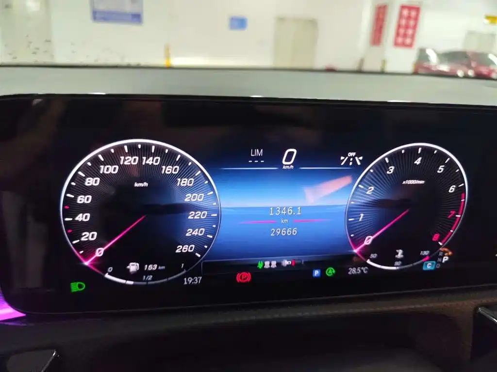 Mercedes-Benz A-Class 2025 — фото 10