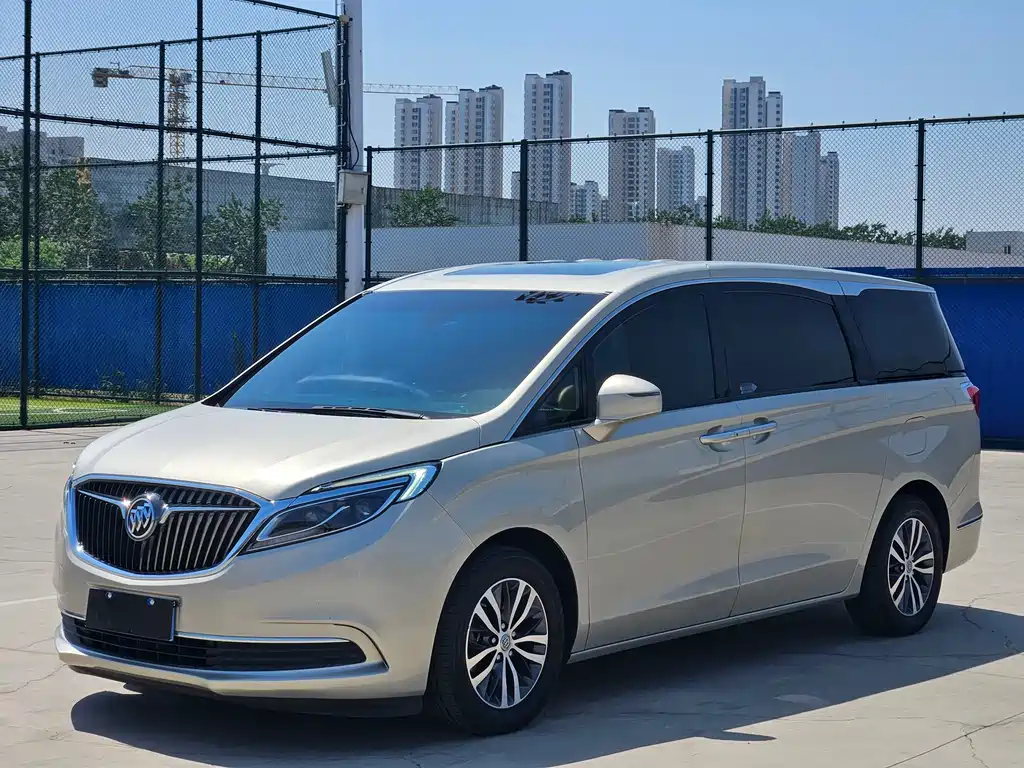 Buick GL8 2019 — фото 1