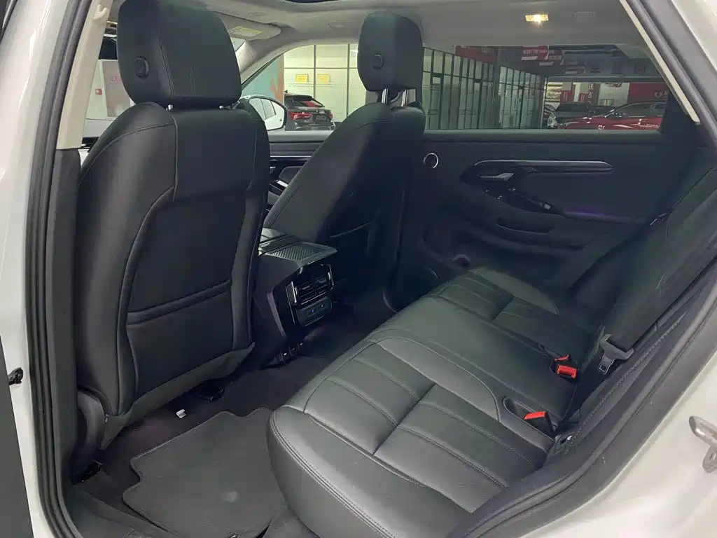 Land Rover Range Rover Evoque 2023 — фото 13
