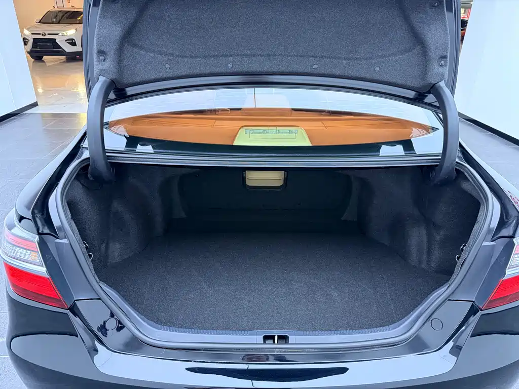 Toyota Camry 2015 — фото 17