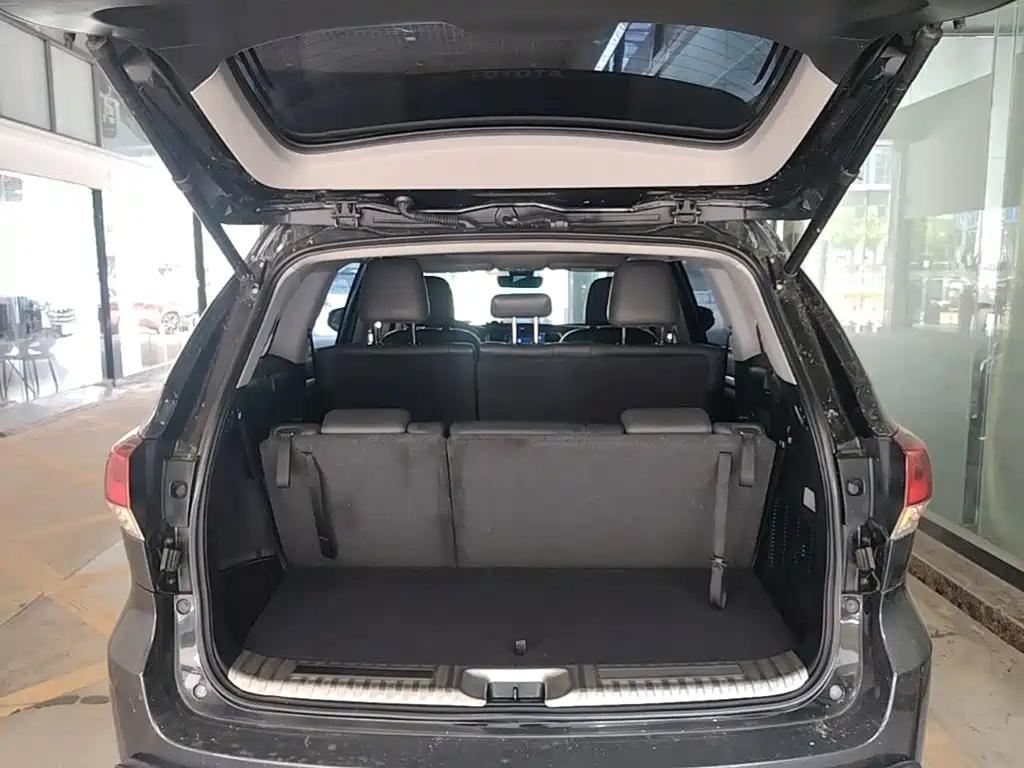 Toyota Highlander 2020 — фото 19