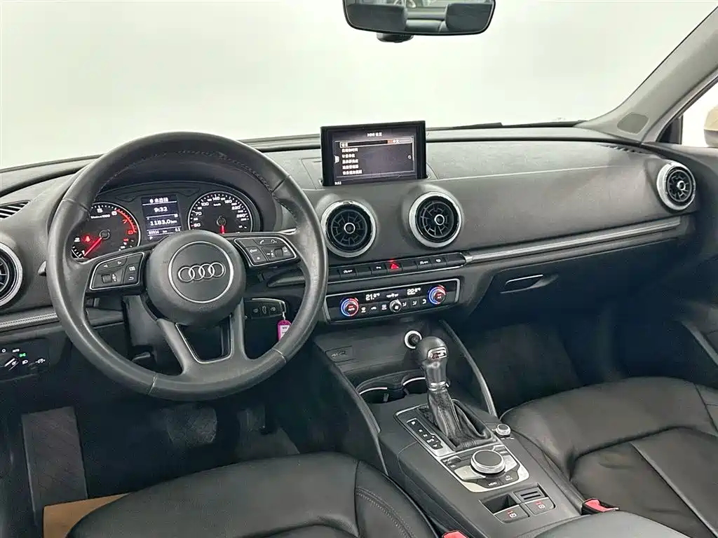 Audi A3 2017 — фото 10