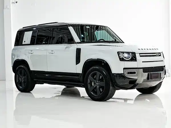 Land Rover Defender 2024