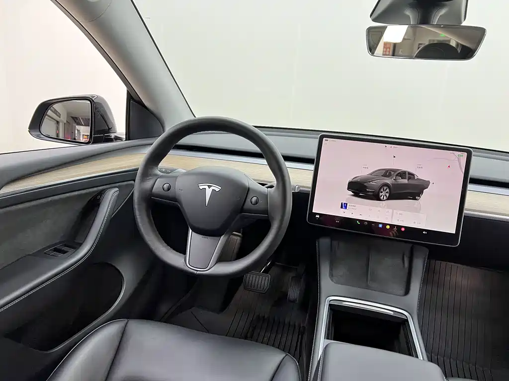 Tesla Model Y 2022 — фото 9