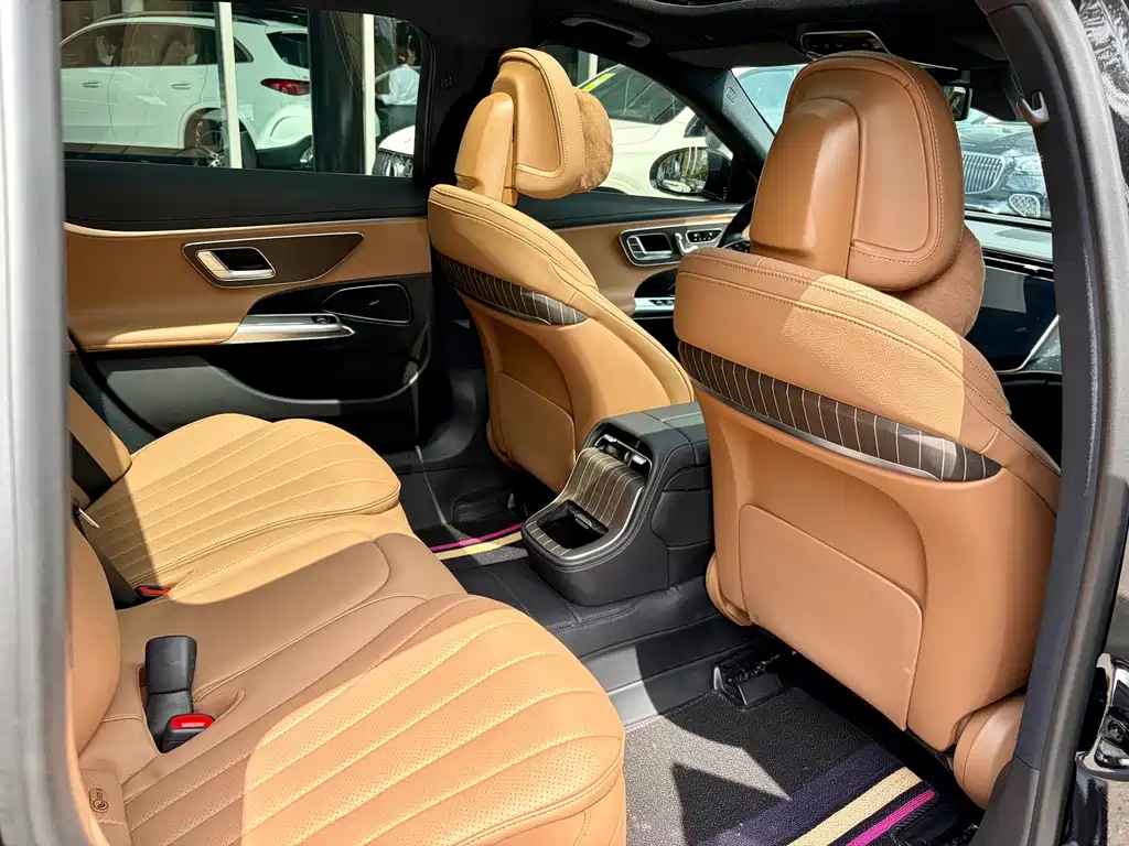Mercedes-Benz E-Class 2024 — фото 16