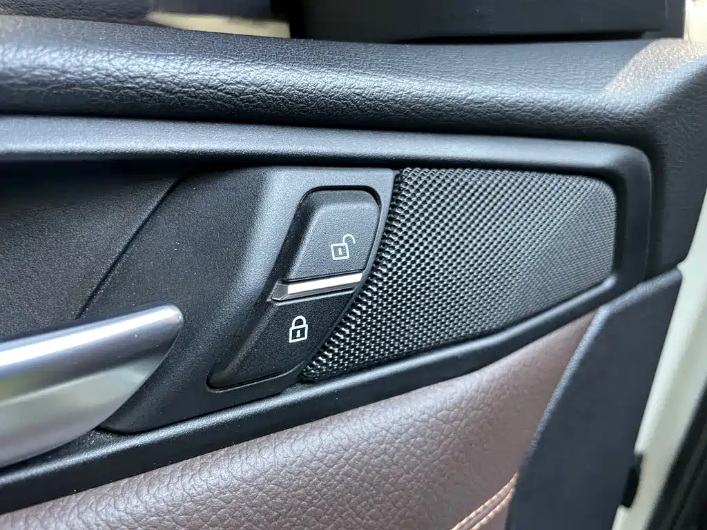 BMW X4 2017 — фото 12
