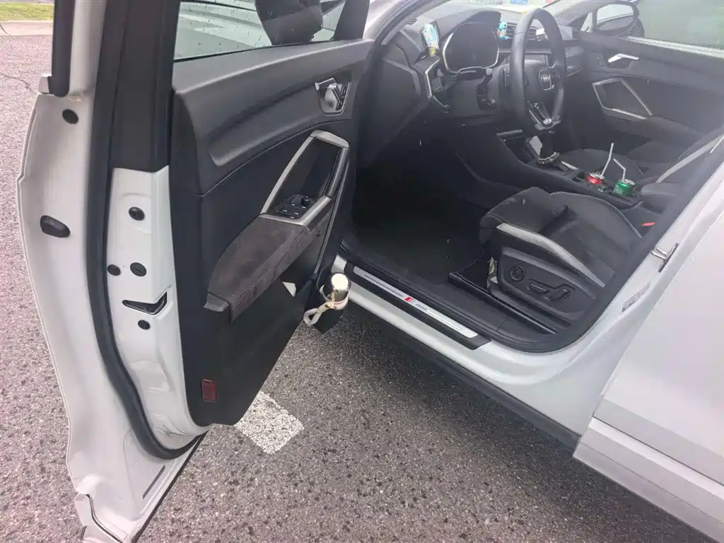 Audi Q3 2022 — фото 8