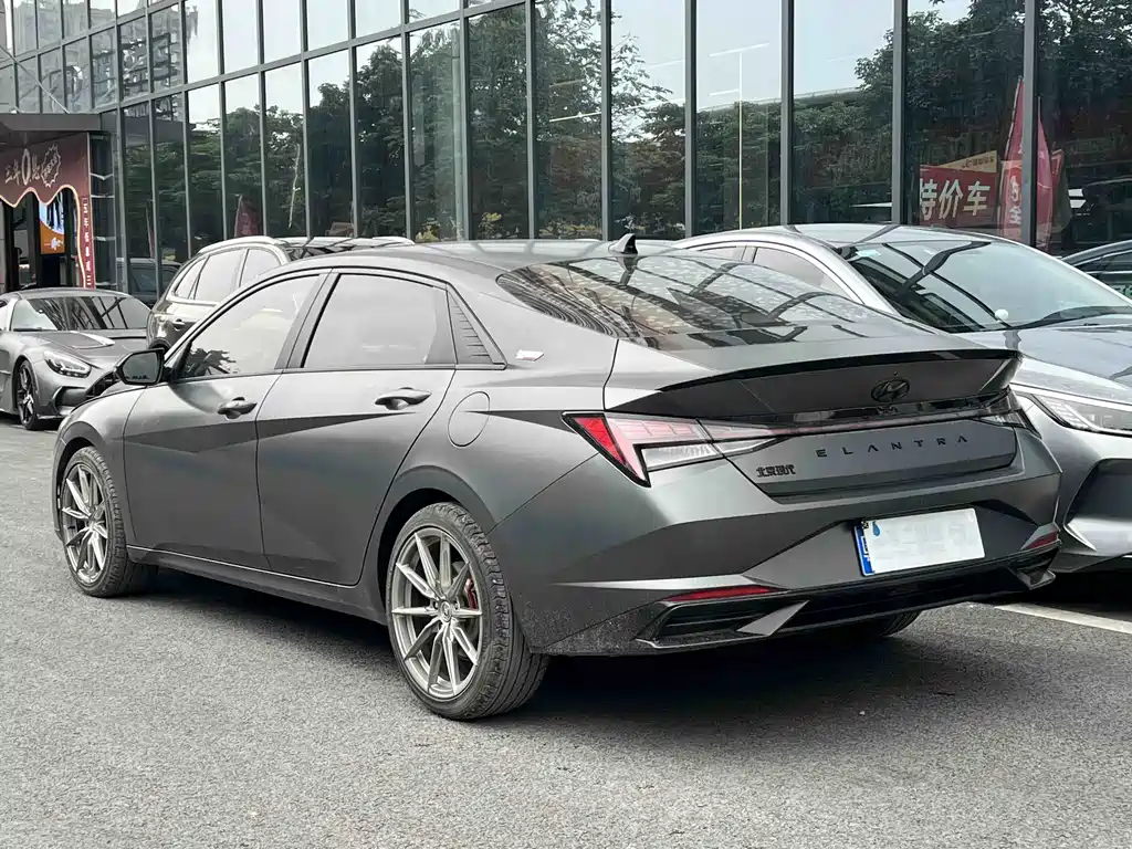 Hyundai Elantra 2022 — фото 7