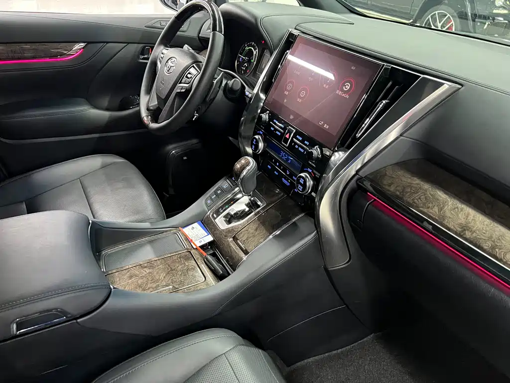 Toyota Vellfire 2022 — фото 25