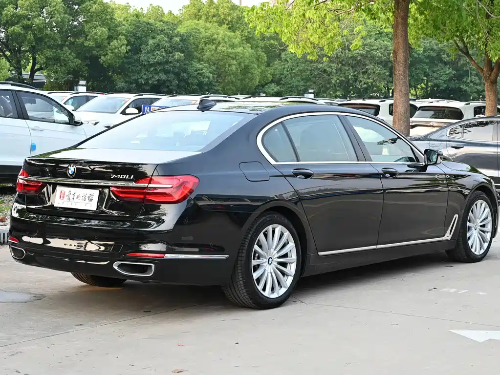 BMW 7 Series 2016 — фото 6