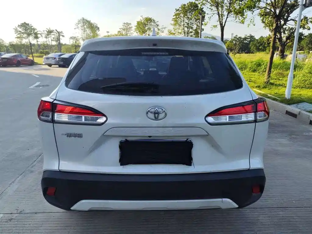 Toyota Corolla Cross 2022 — фото 9