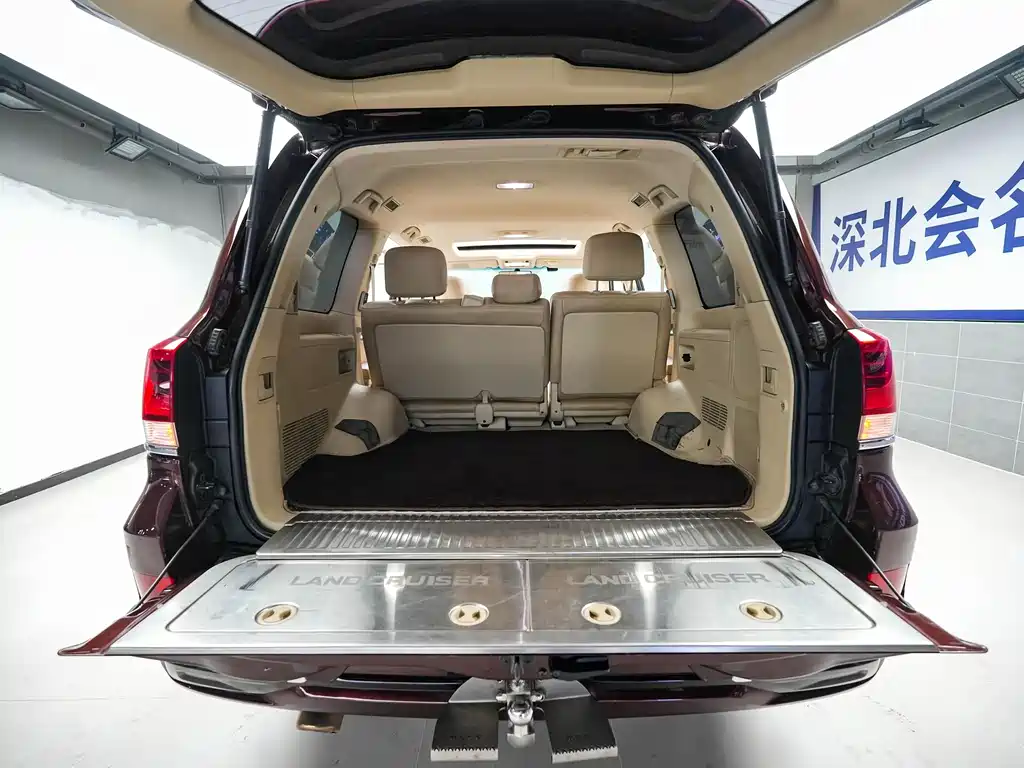 Toyota Land Cruiser 2017 — фото 18