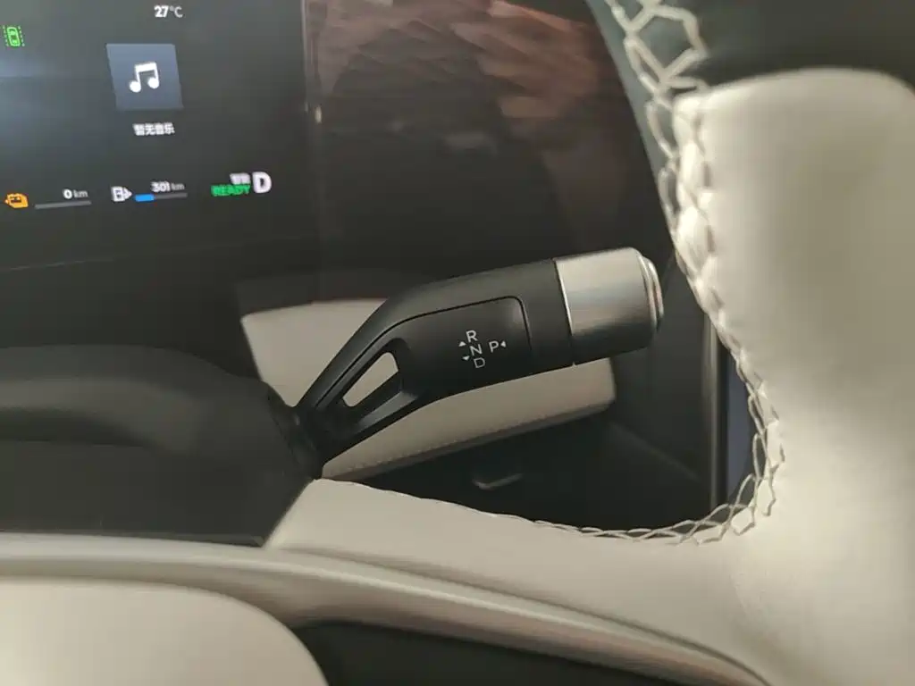 Geely Galaxy L7 2025 — фото 14