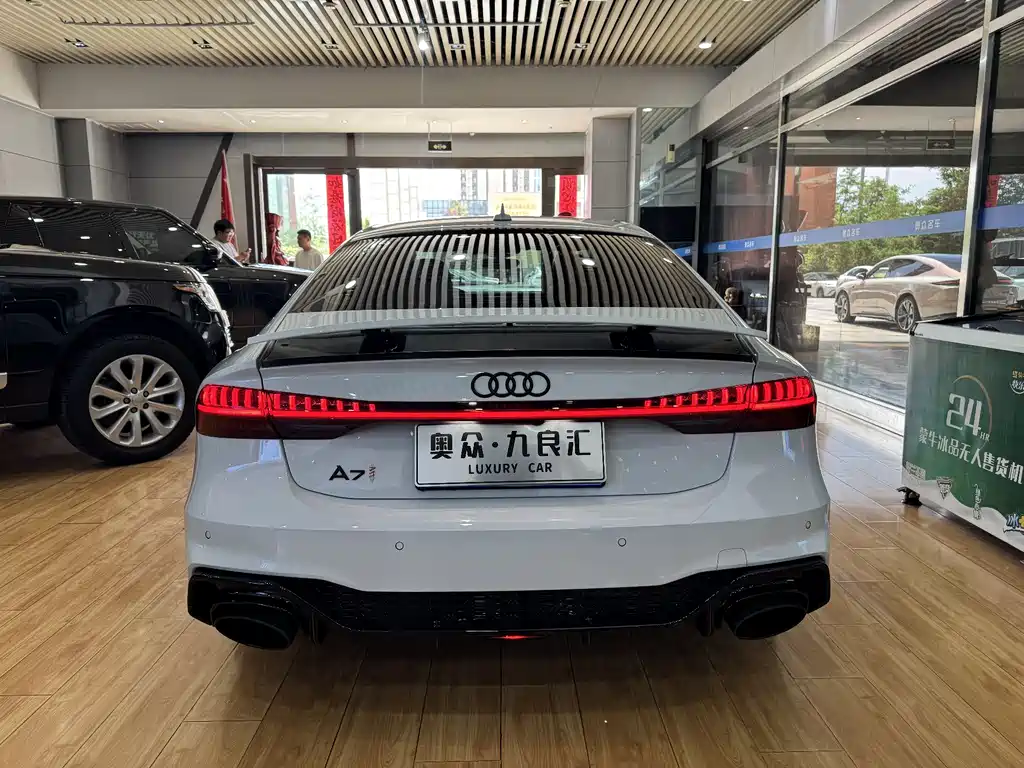 Audi A7 2024 — фото 15