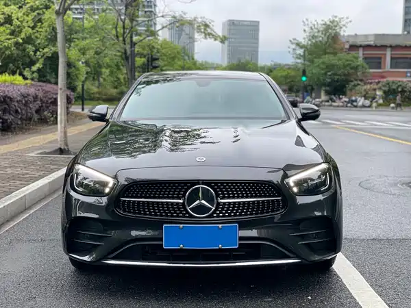 Mercedes-Benz E-Class 2022