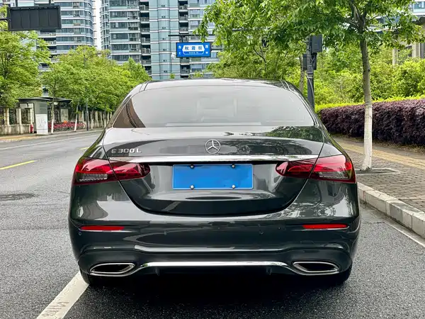 Mercedes-Benz E-Class 2022