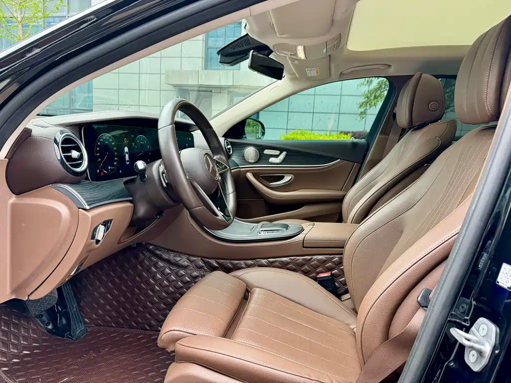 Mercedes-Benz E-Class 2022 — фото 4