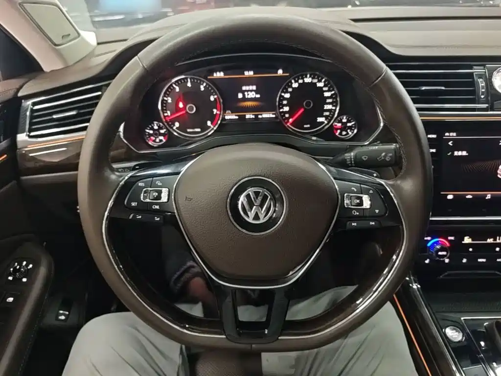 Volkswagen Phideon 2016 — фото 11